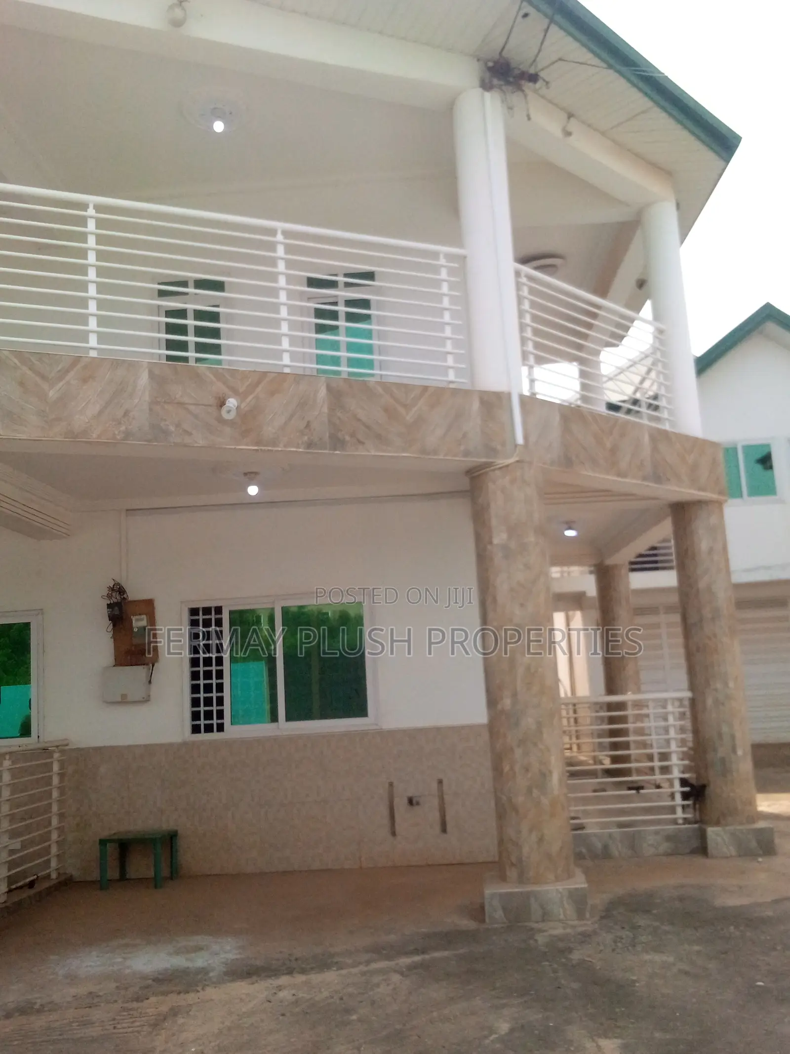 Newly Built 6 Bedroom House