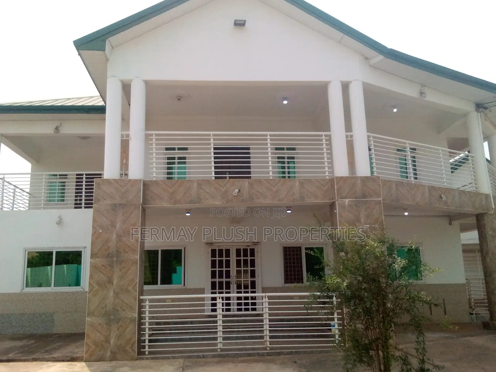 Newly Built 6 Bedroom House