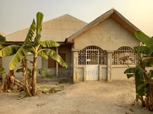 4bdrm House in Kenyasi Bosore, Kumasi Metropolitan for sale