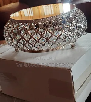 Crystal Cake Table
