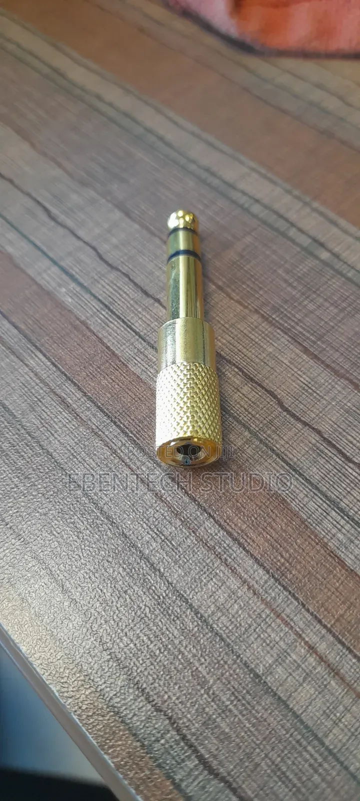 Audio Jack Converter Metalic Gold