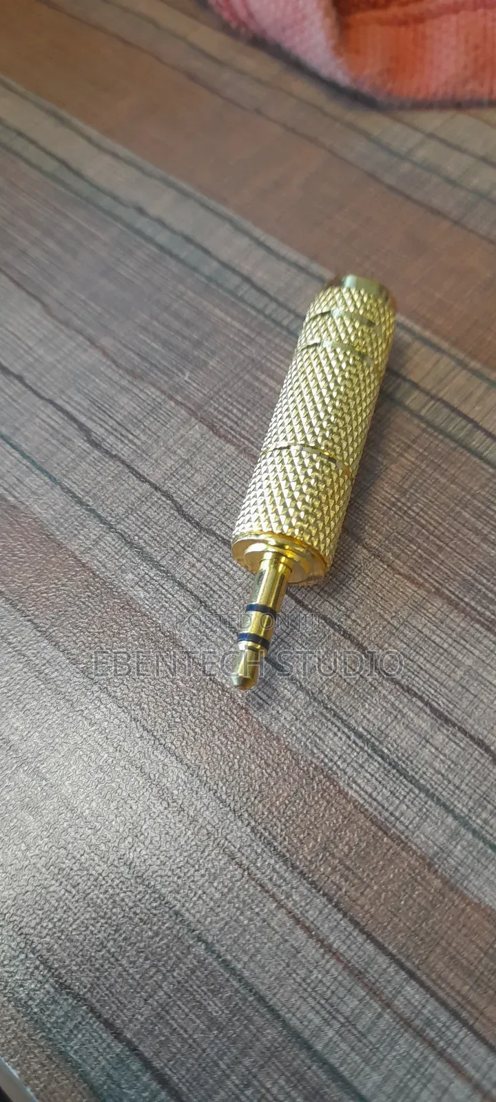 Audio Jack Converter Metalic Gold