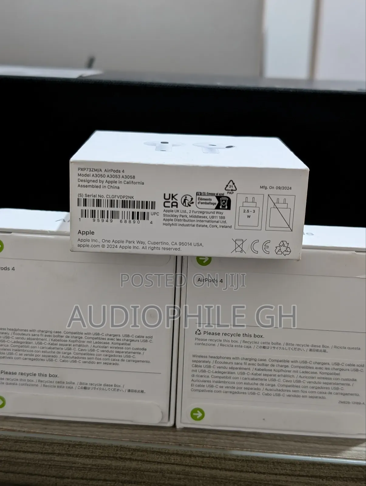 Apple Airpods 4 Earbuds