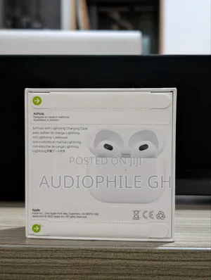 Apple Airpods (3rd Generation) Wireless Ear Buds