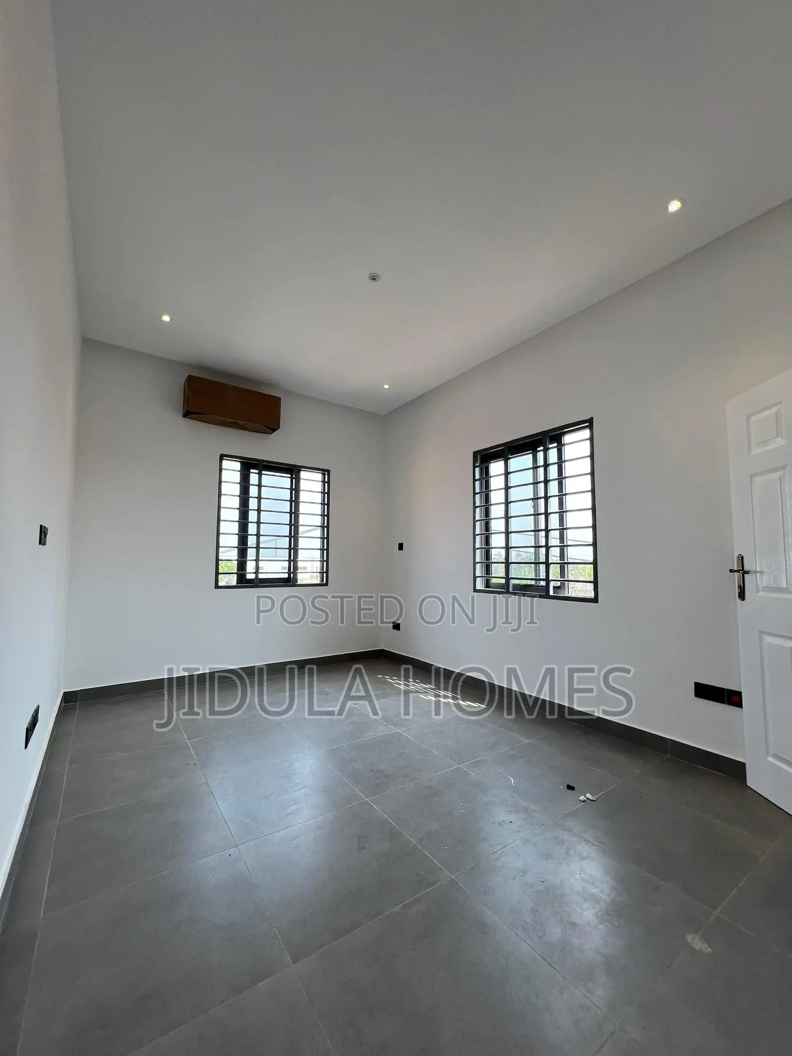 3bdrm Duplex in Oyarifa for sale
