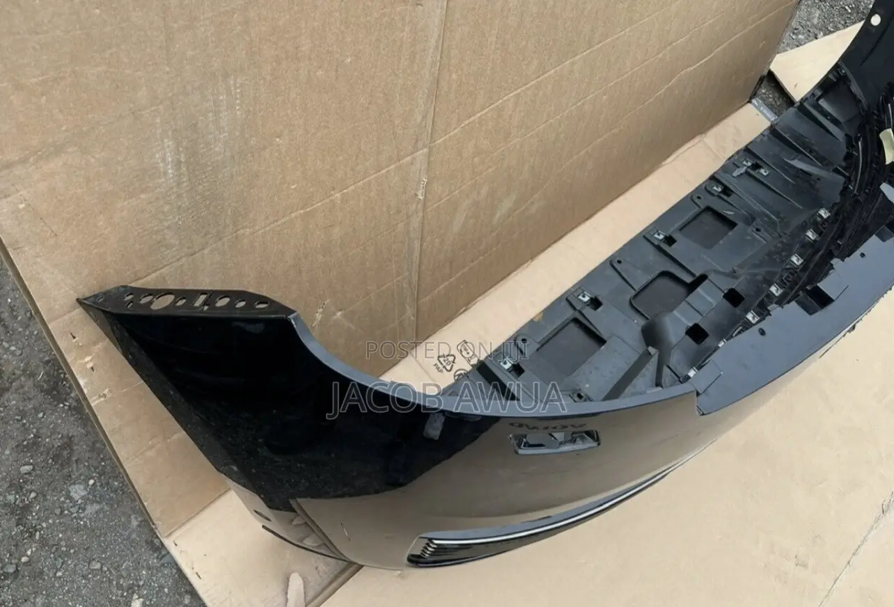 Range Rover Vogue 2023 Front Bumper