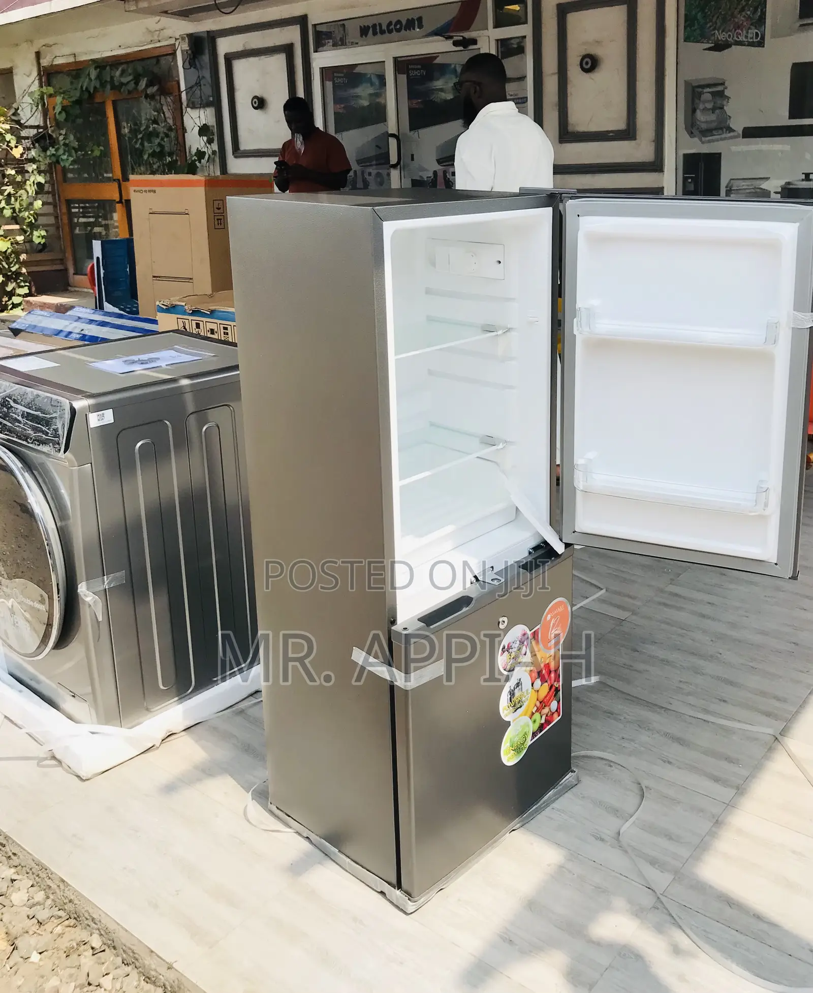Extremely Chilling Galaxy GLX-200TM Bottom Freezer Fridge.
