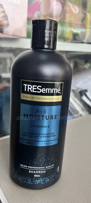 Tresemmé Rich Moisture Shampoo/Conditioner