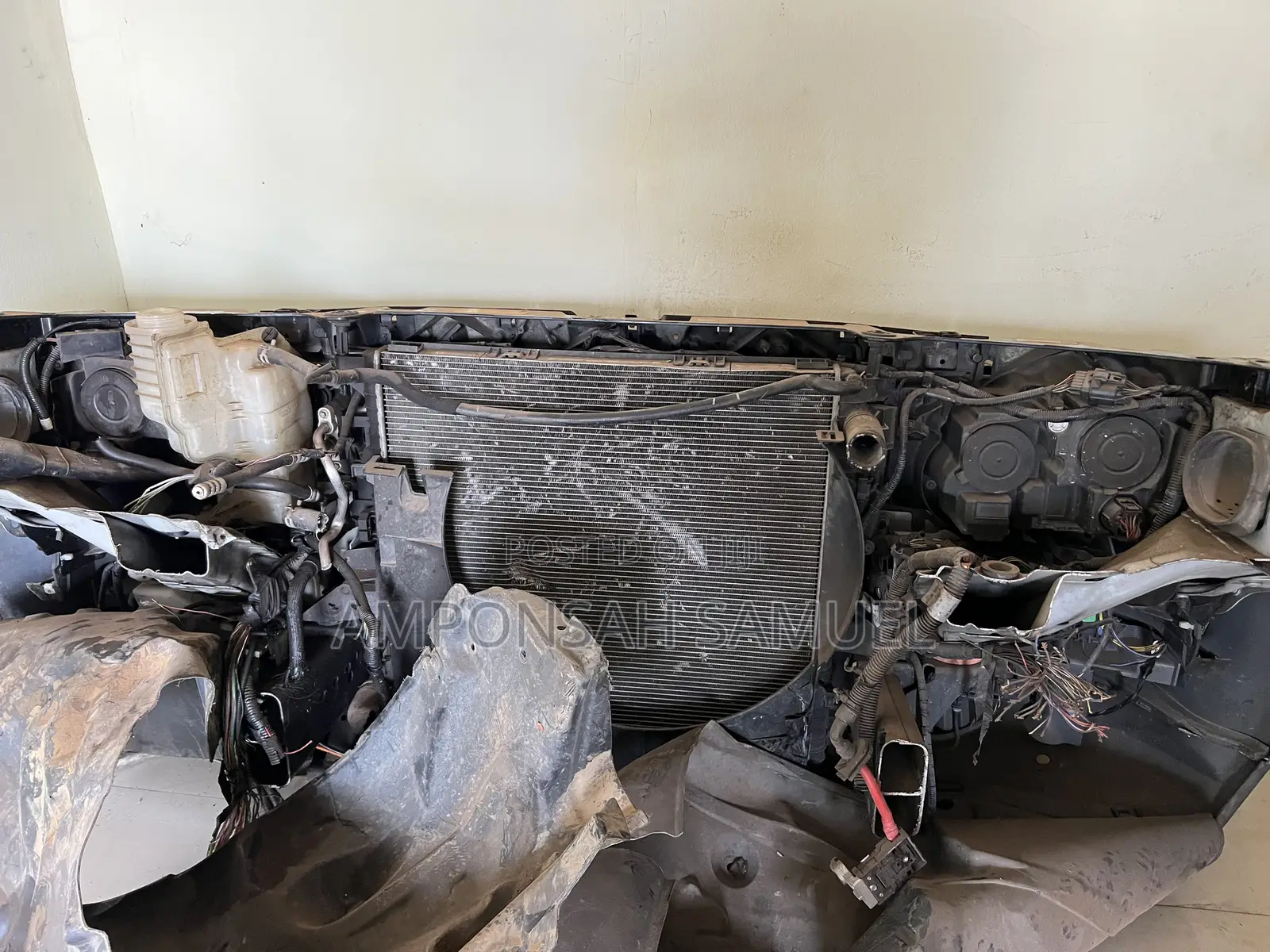 2006-2013 Land Rover Range Rover Front Cut