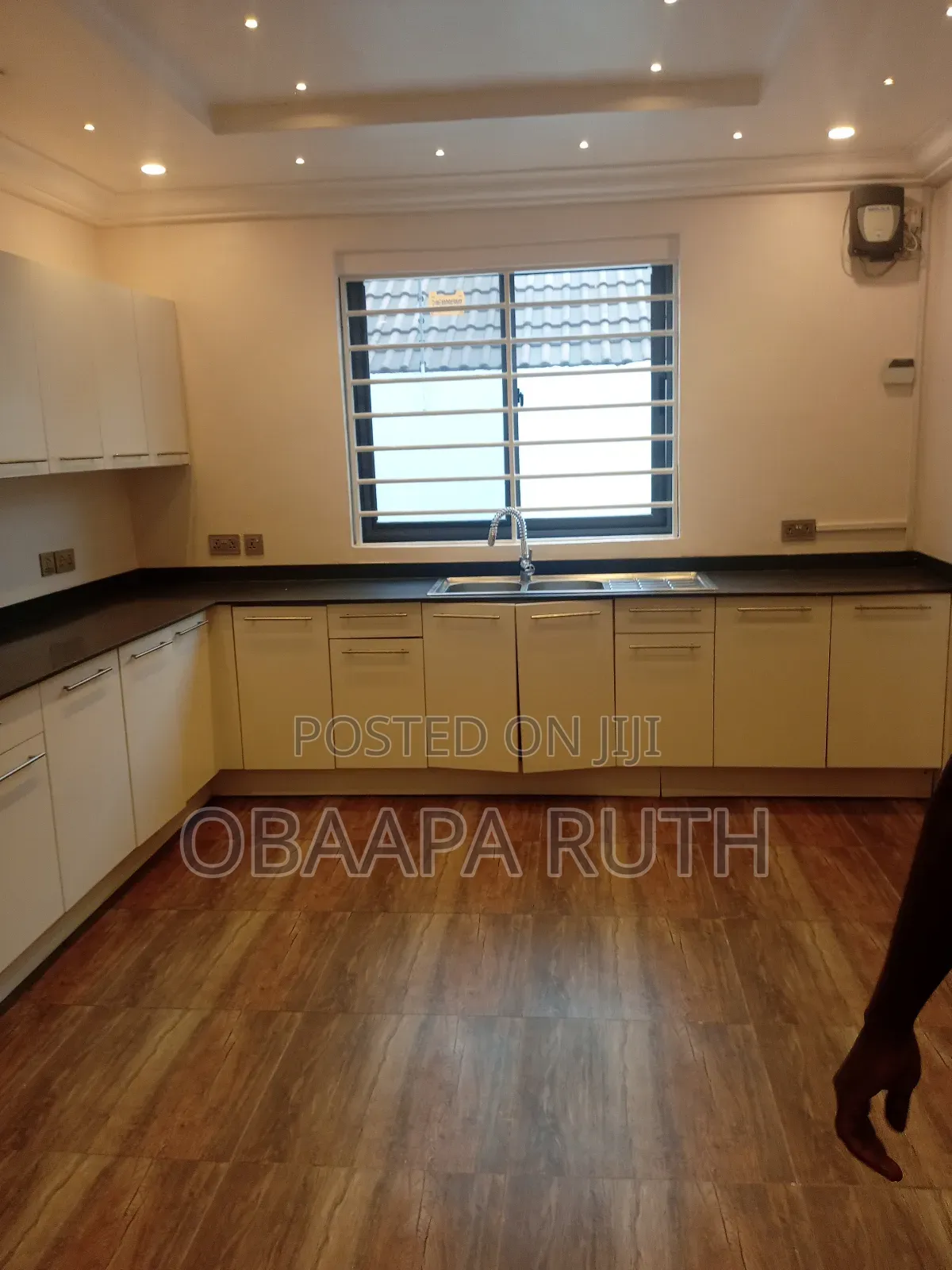4bdrm Duplex in East Legon for rent