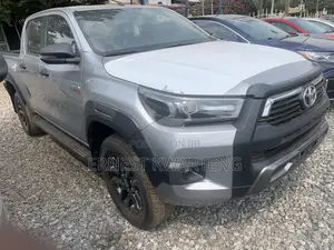 New Toyota Hilux 2023 Gray