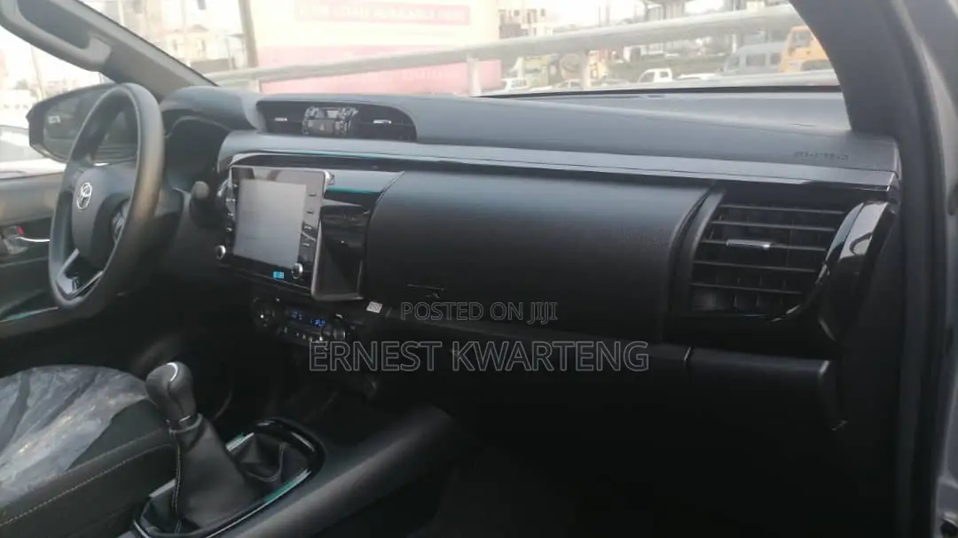 New Toyota Hilux 2023 Gray
