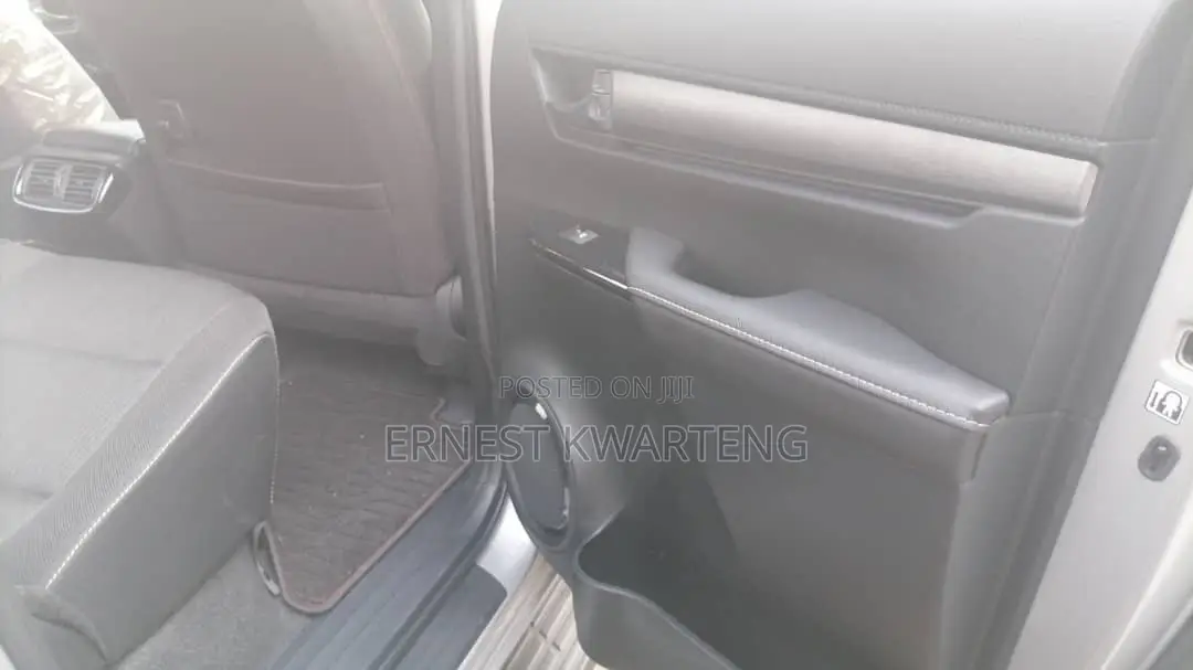 New Toyota Hilux 2023 Gray