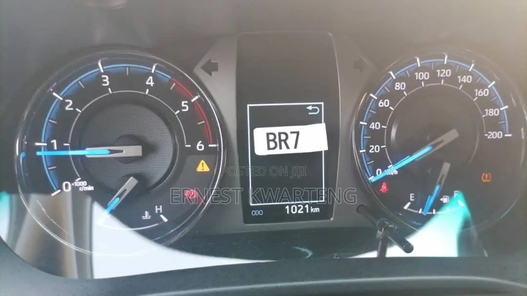 New Toyota Hilux 2023 Gray