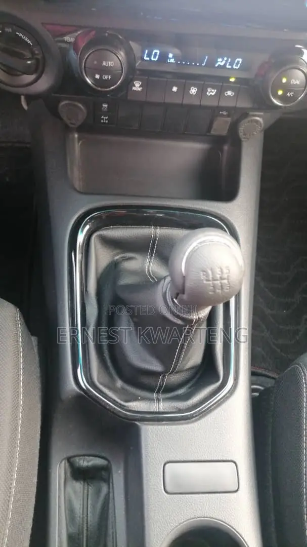 New Toyota Hilux 2023 Gray
