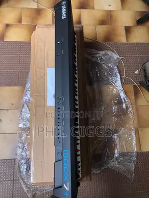 Yamaha Modx7 +