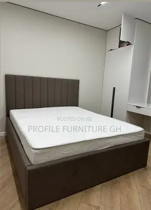 Innovative Designs Queen Size Bedframe With Mattress