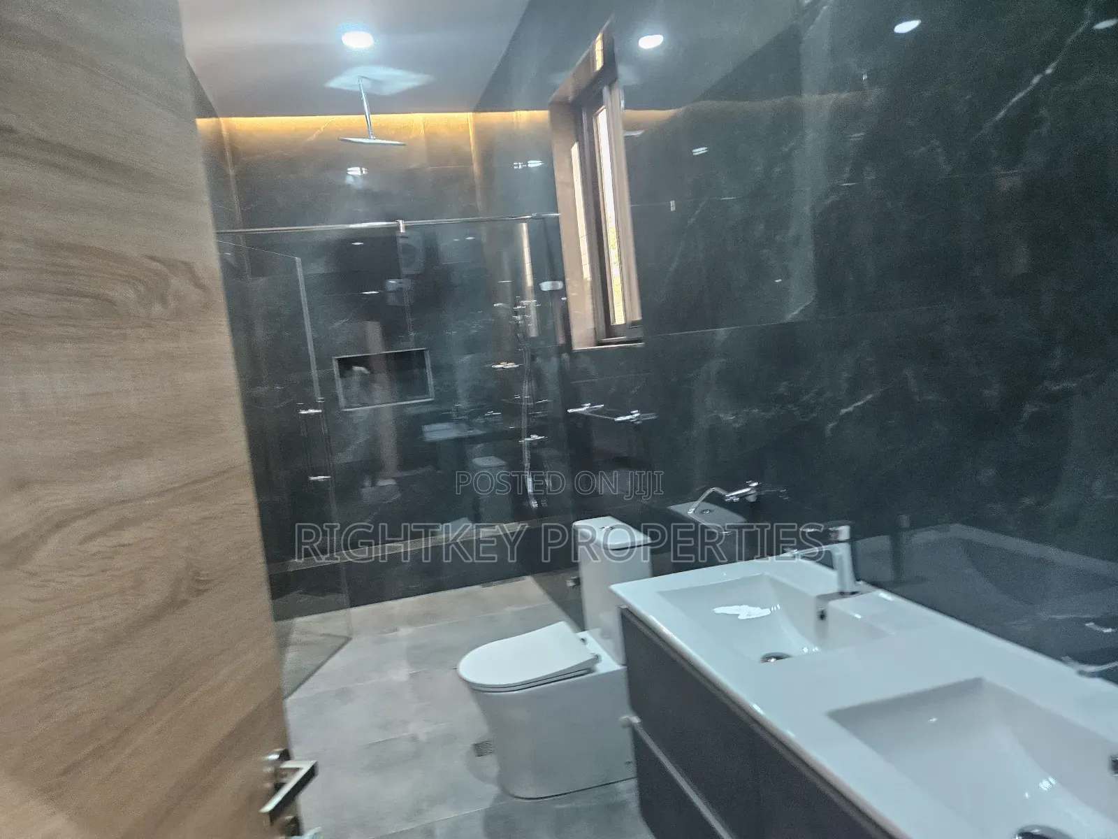 Furnished 4bdrm Duplex in Rightkey, Kumasi Metropolitan for sale