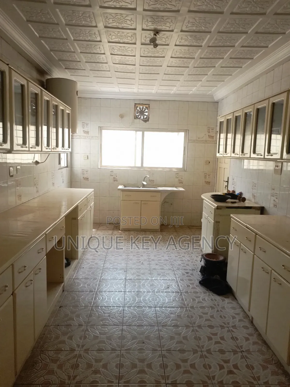 6bdrm House in Unique Key Agency, Achimota for rent