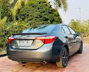 Toyota Corolla S 4dr Sedan (1.8L 4cyl CVT) 2016 Gray