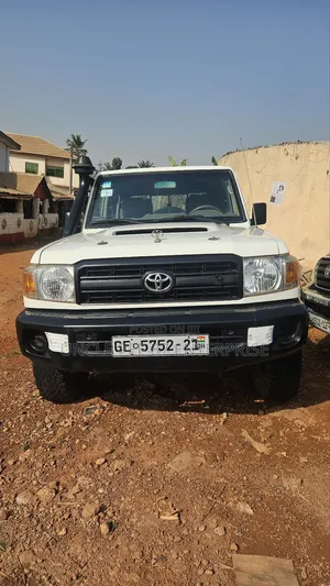 Toyota Land Cruiser 3.3 Diesel 4WD 2021 White