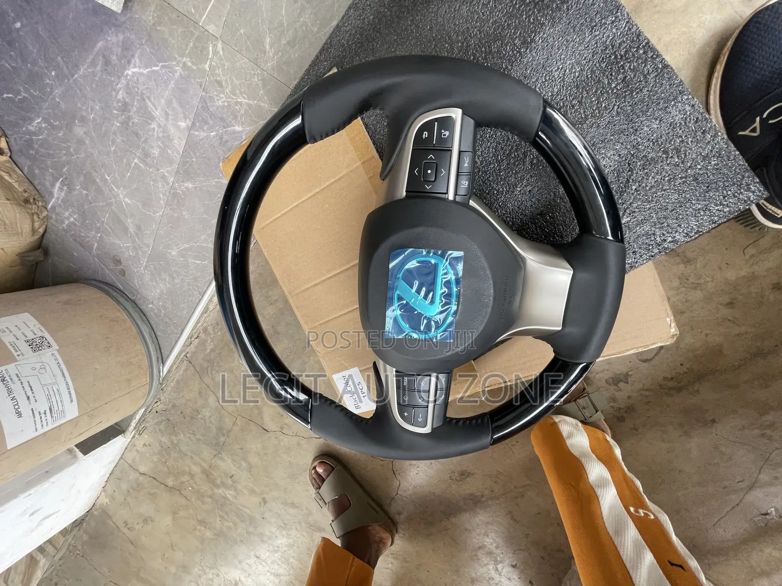 LX 570 2017,2018,2019,2020 Complete Steering Wheel