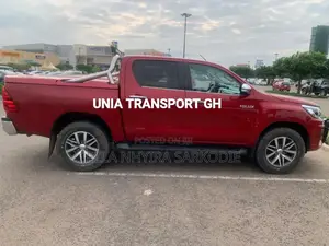 Pick Up Toyota Hilux for Rent