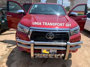 Pick Up Toyota Hilux for Rent