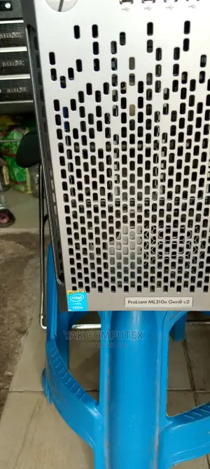Desktop Computer HP Z4 G4 12GB Intel Xeon HDD 1T