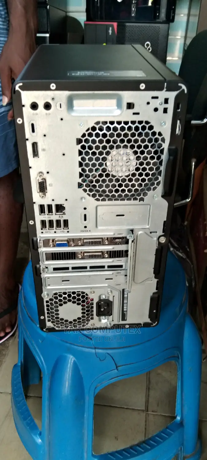 HP EliteOne 800 G3 12GB Intel Core i7 SSHD (Hybrid) 1T