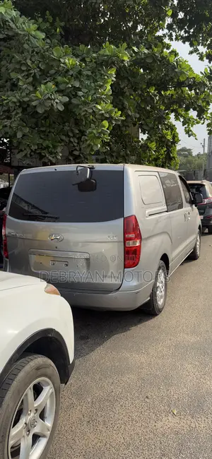 Hyundai Starex 2014 Silver
