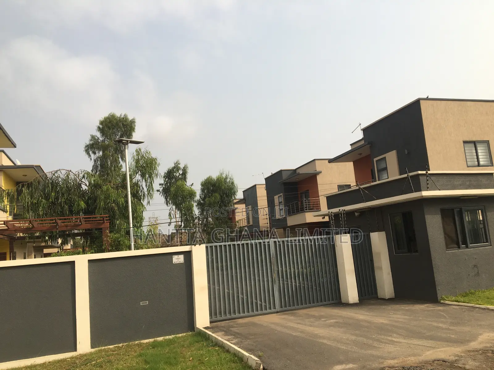Furnished 4bdrm Townhouse / Terrace in Adenta, Barrier for rent