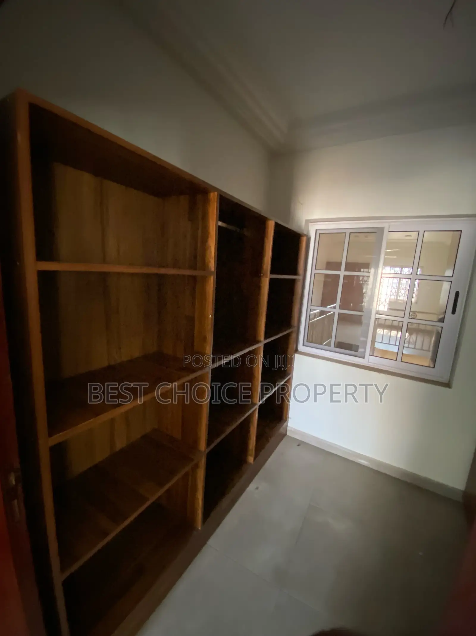 5bdrm Apartment in Adenta Frafraha for rent