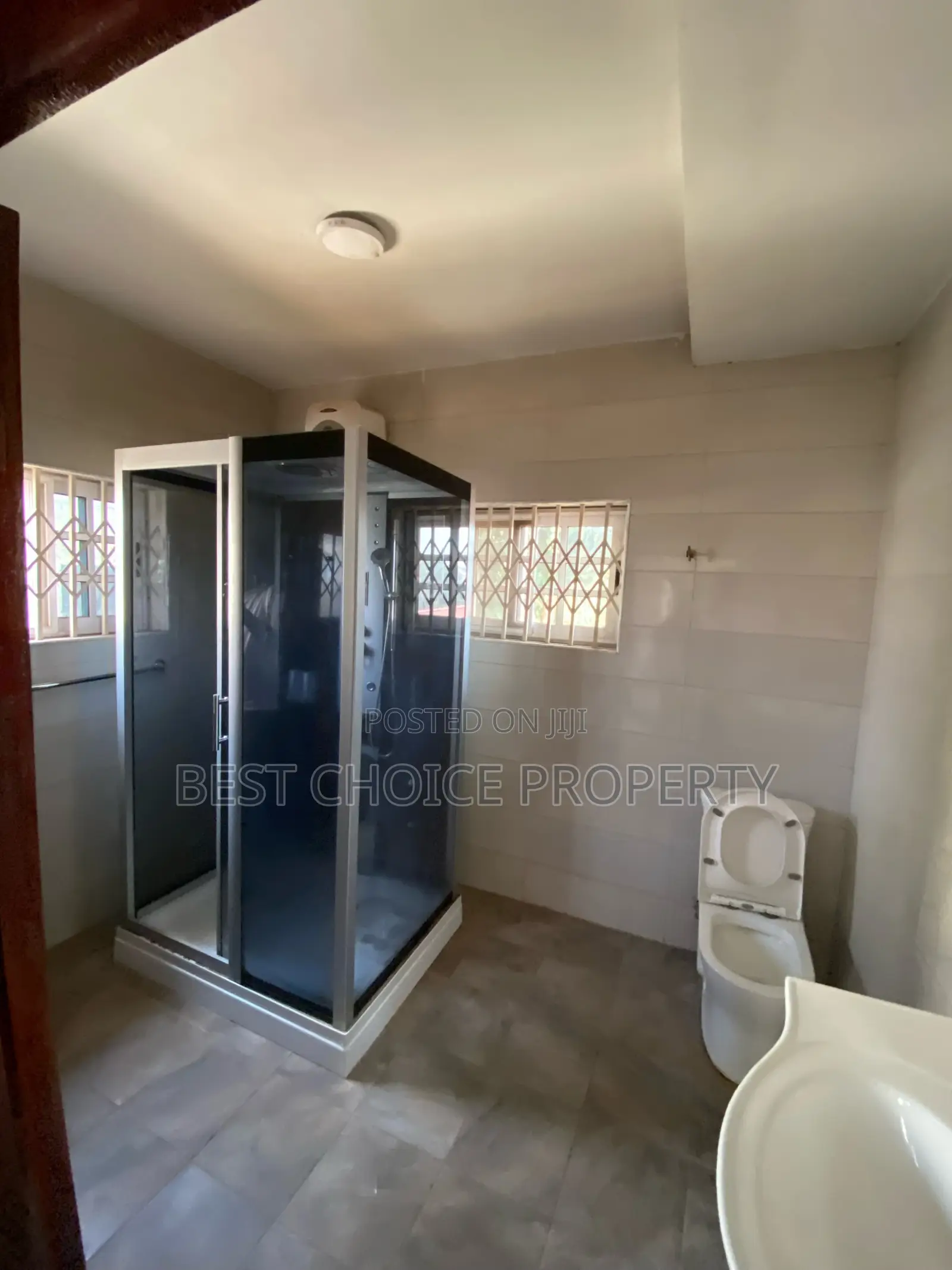 5bdrm Apartment in Adenta Frafraha for rent