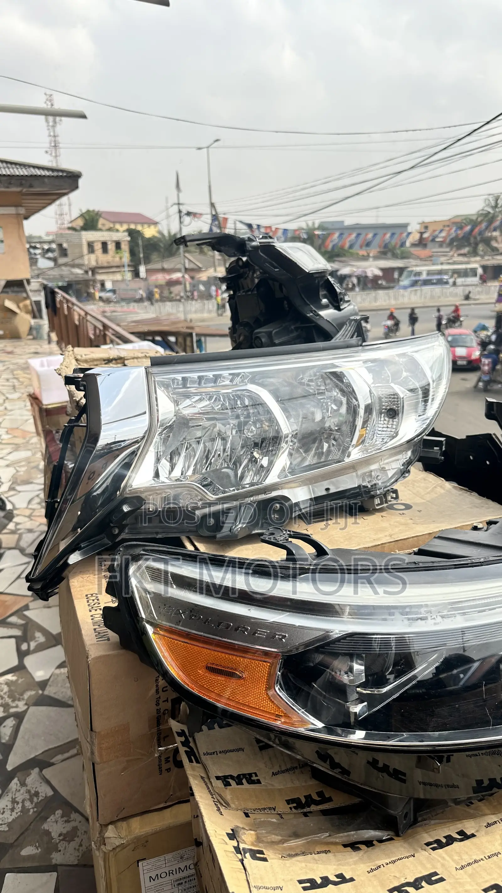 Toyota Land Cruiser Prado Headlight Pair 2017,2018,2019,2020