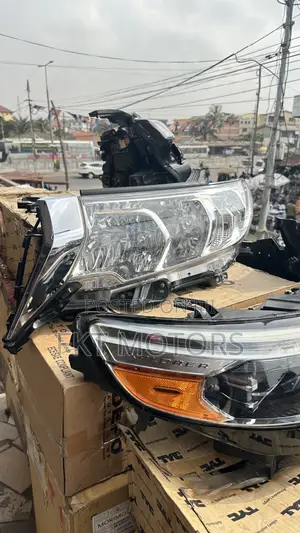 Toyota Land Cruiser Prado Headlight Pair 2017,2018,2019,2020