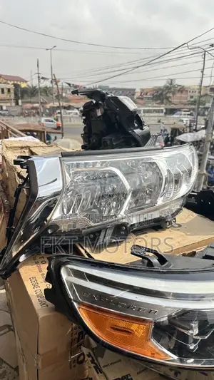 Toyota Land Cruiser Prado Headlight Pair 2017,2018,2019,2020