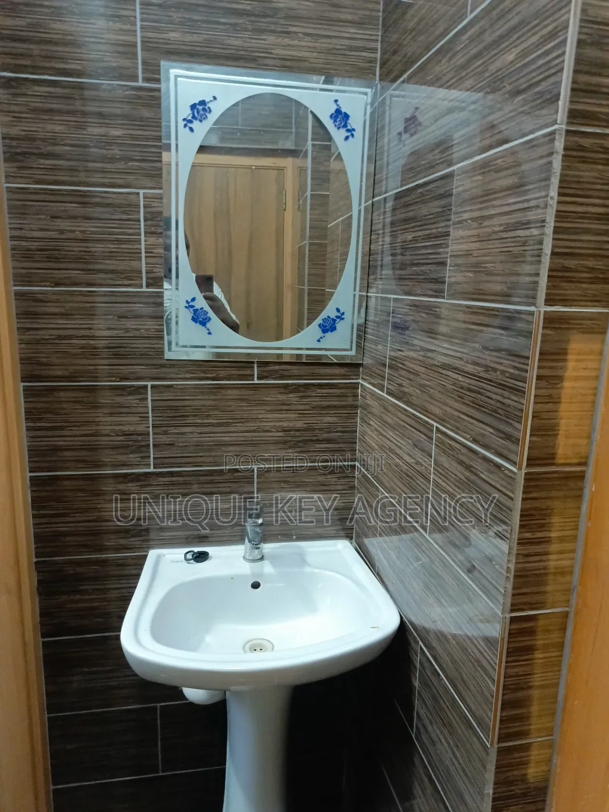 2bdrm Apartment in Unique Key Agency, Tseaddo for rent