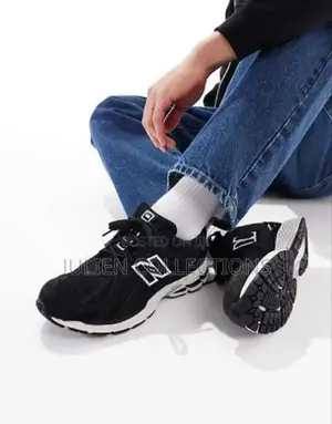 New Balance 1906 Black and White