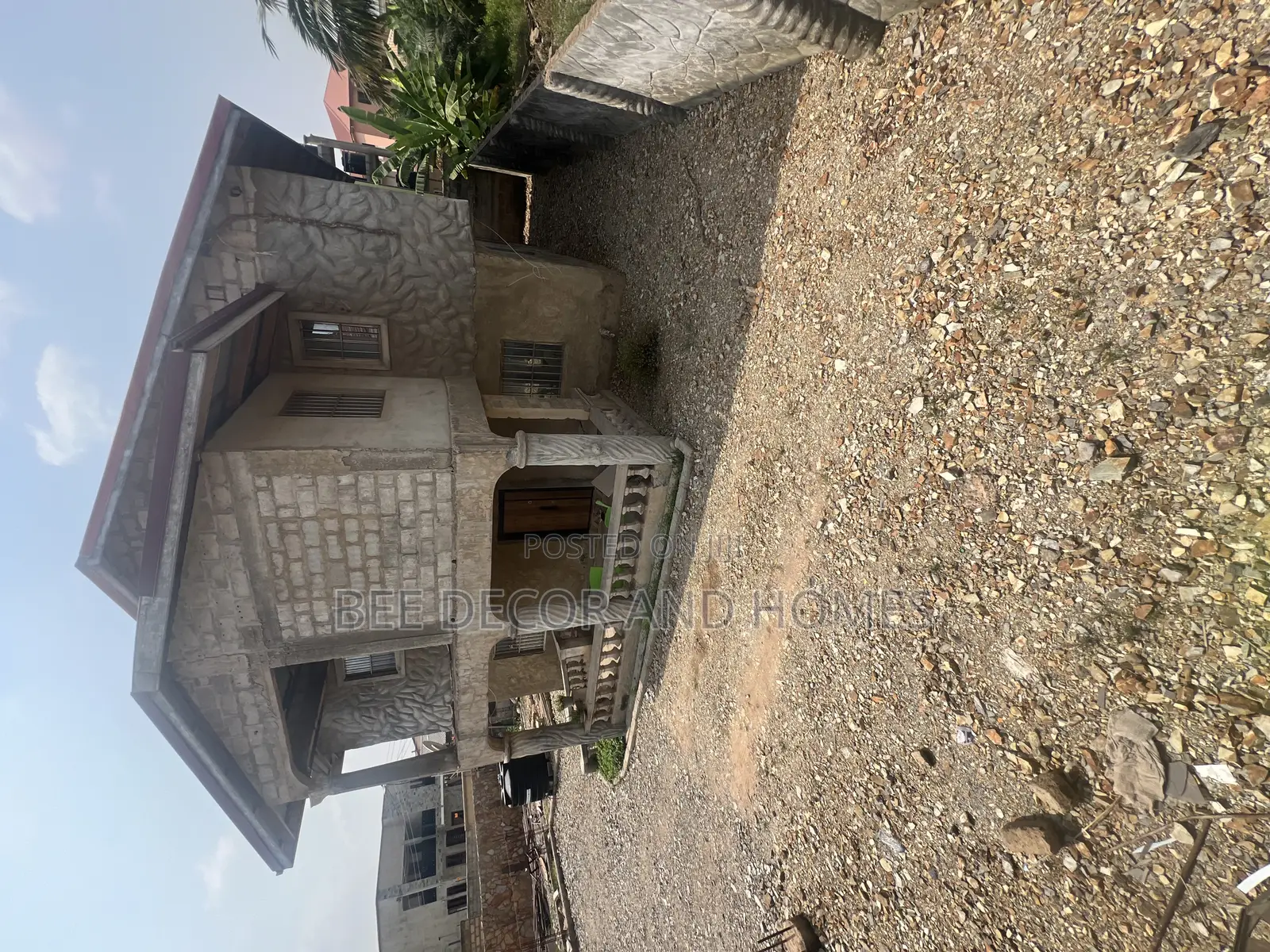 4bdrm House in Bee Decor & Homes, Old Ashomang for sale
