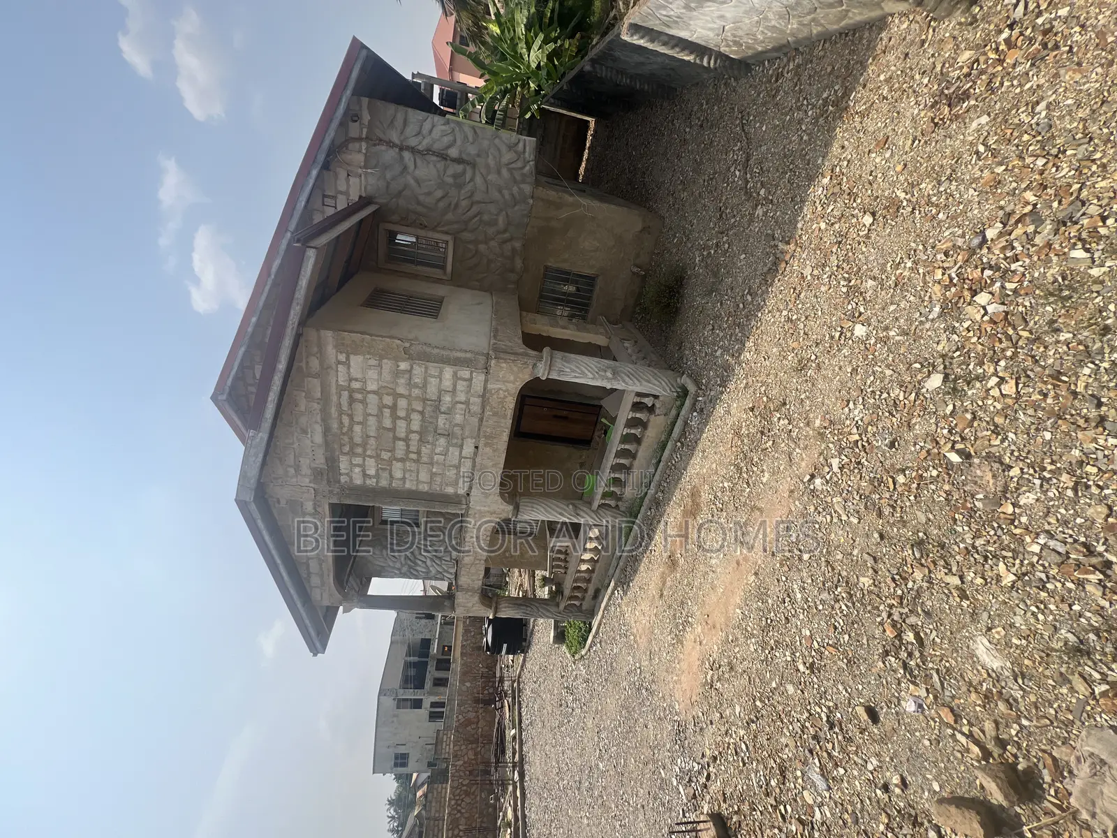 4bdrm House in Bee Decor & Homes, Old Ashomang for sale