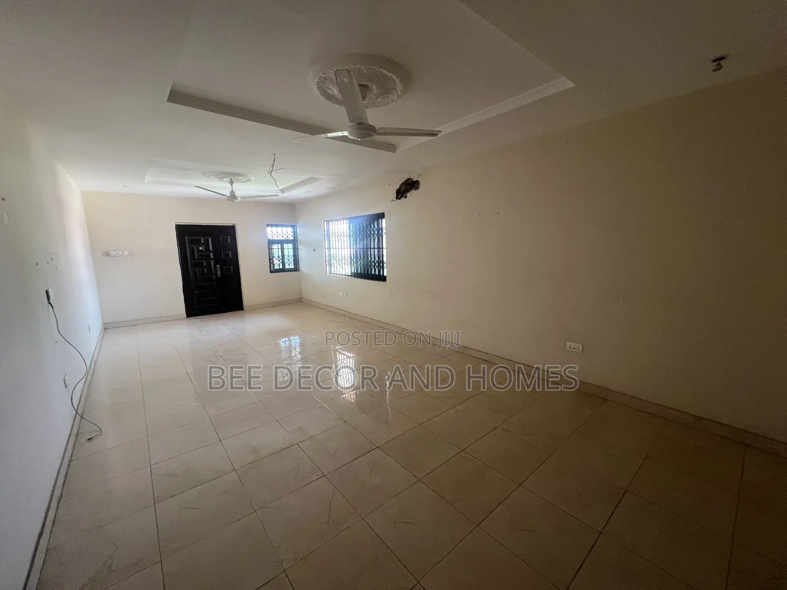2bdrm Apartment in Bee Decor & Homes, Old Ashomang for rent
