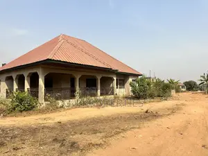 4bdrm Apartment in Sokoban,Aboabo., Kumasi Metropolitan for sale