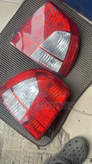 Kia Spectra Taillight 2000,2001,2002,2003,2004,2005,2006