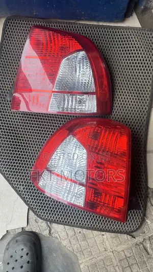 Kia Spectra Taillight 2000,2001,2002,2003,2004,2005,2006