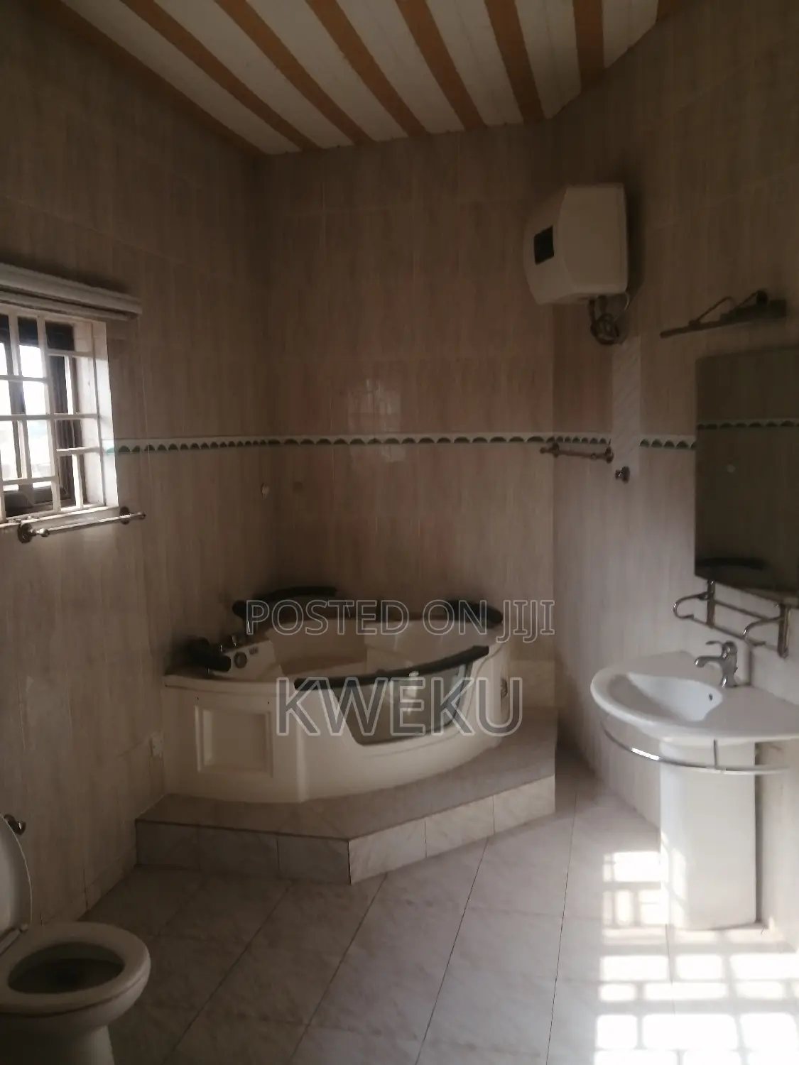 5bdrm House in Seedovproperties, Spintex for rent