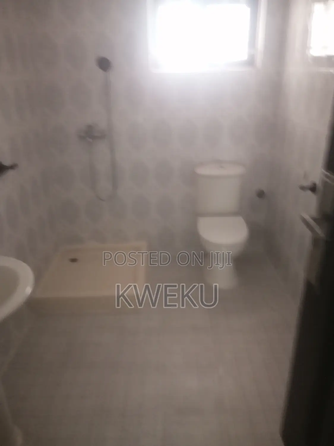 5bdrm House in Seedovproperties, Spintex for rent