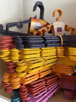 6 Piece Cloth Hanger