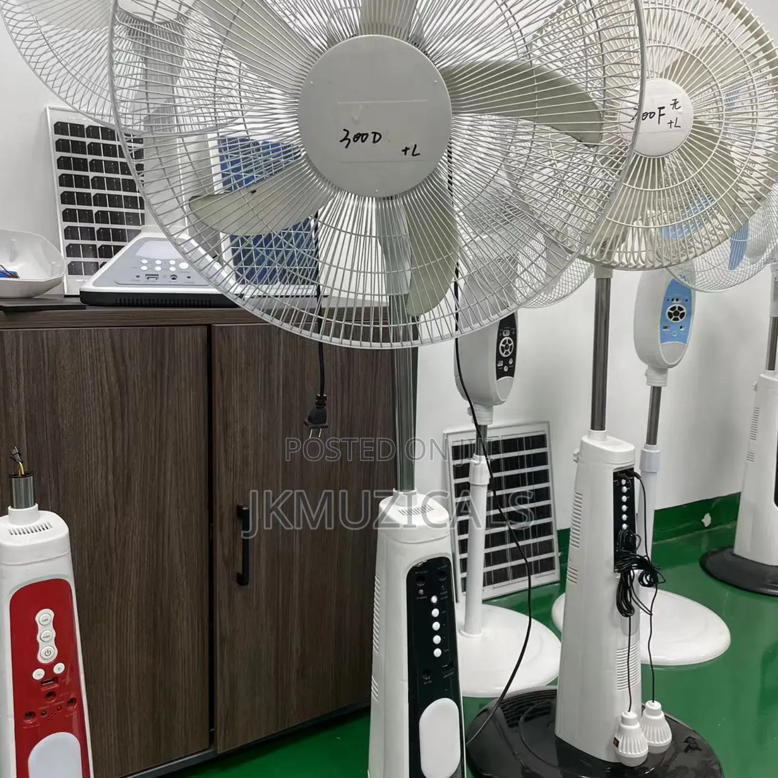 18 Inches _ Rechargeable Fan