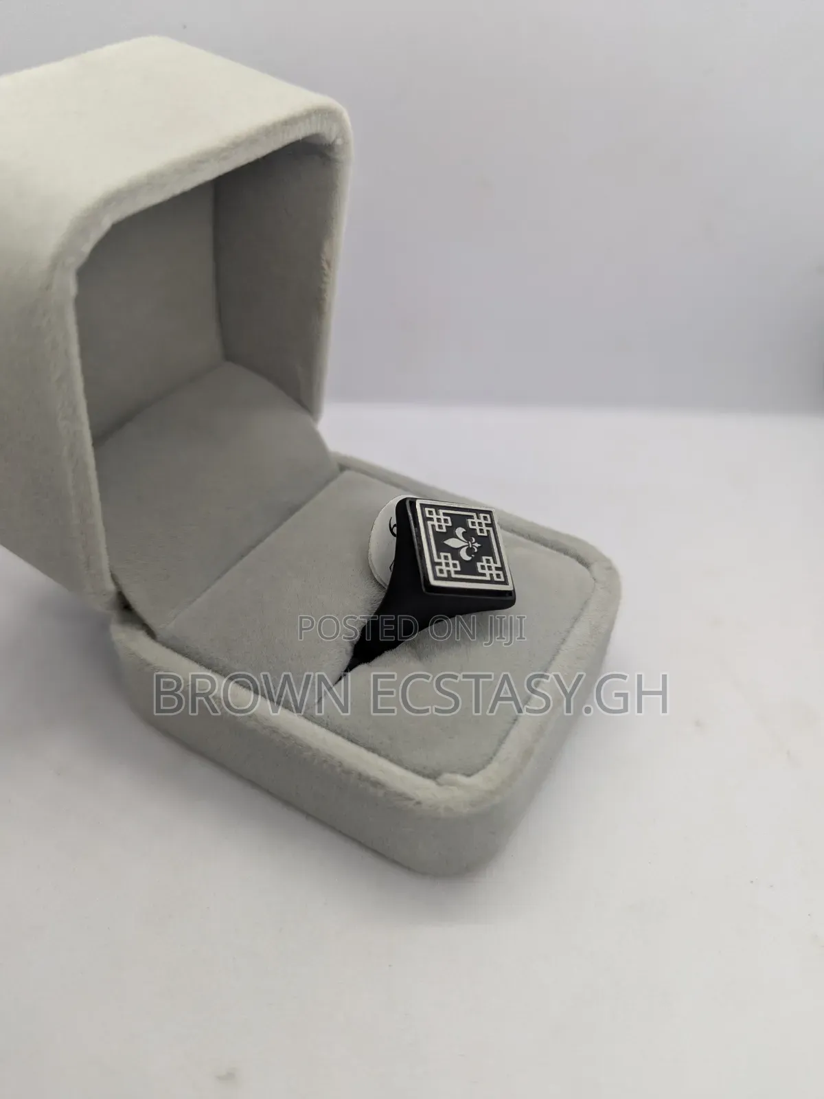 Fleur De Lis Ring
